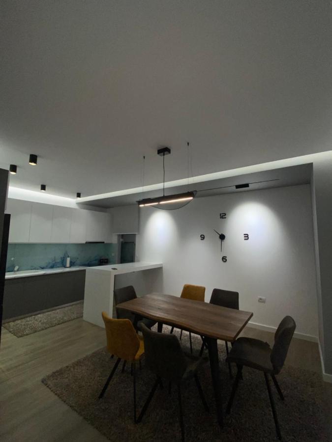 Riar Apartaments Korce Buitenkant foto