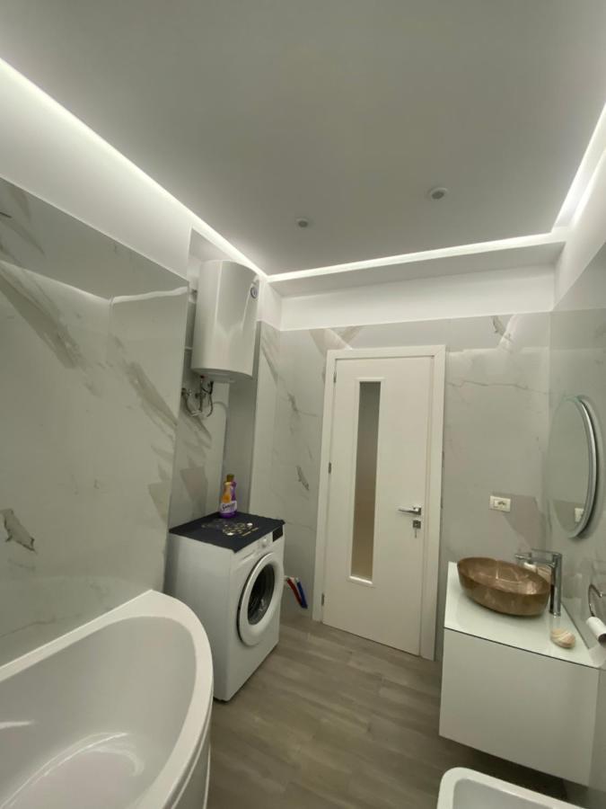 Riar Apartaments Korce Buitenkant foto