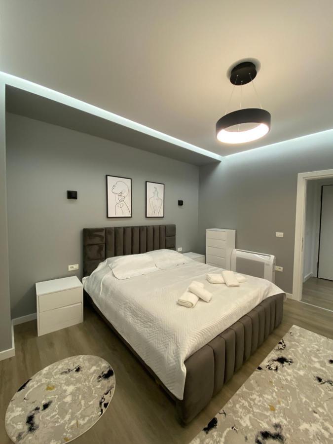 Riar Apartaments Korce Buitenkant foto