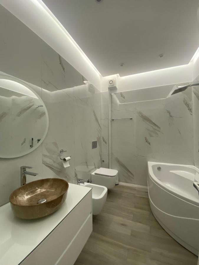 Riar Apartaments Korce Buitenkant foto