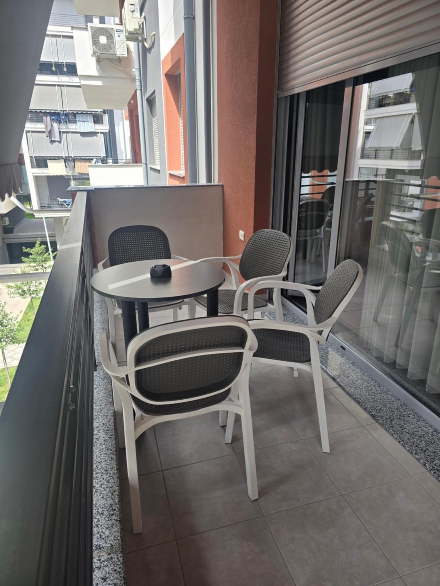 Riar Apartaments Korce Buitenkant foto
